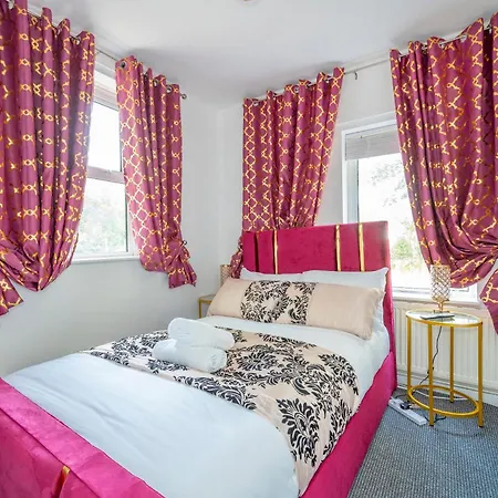 Homestay *ra9gh* For Your Relaxed & Cosy + Free Parking + Free Fast Wifi * *